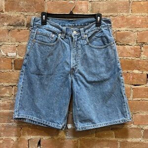 $60 Y2K Levi’s Jean Shorts